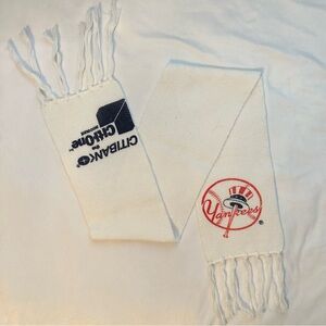 Vintage NY NEW YORK YANKEES Citibank Stadium Giveaway COLLECTIBLE Winter Scarf